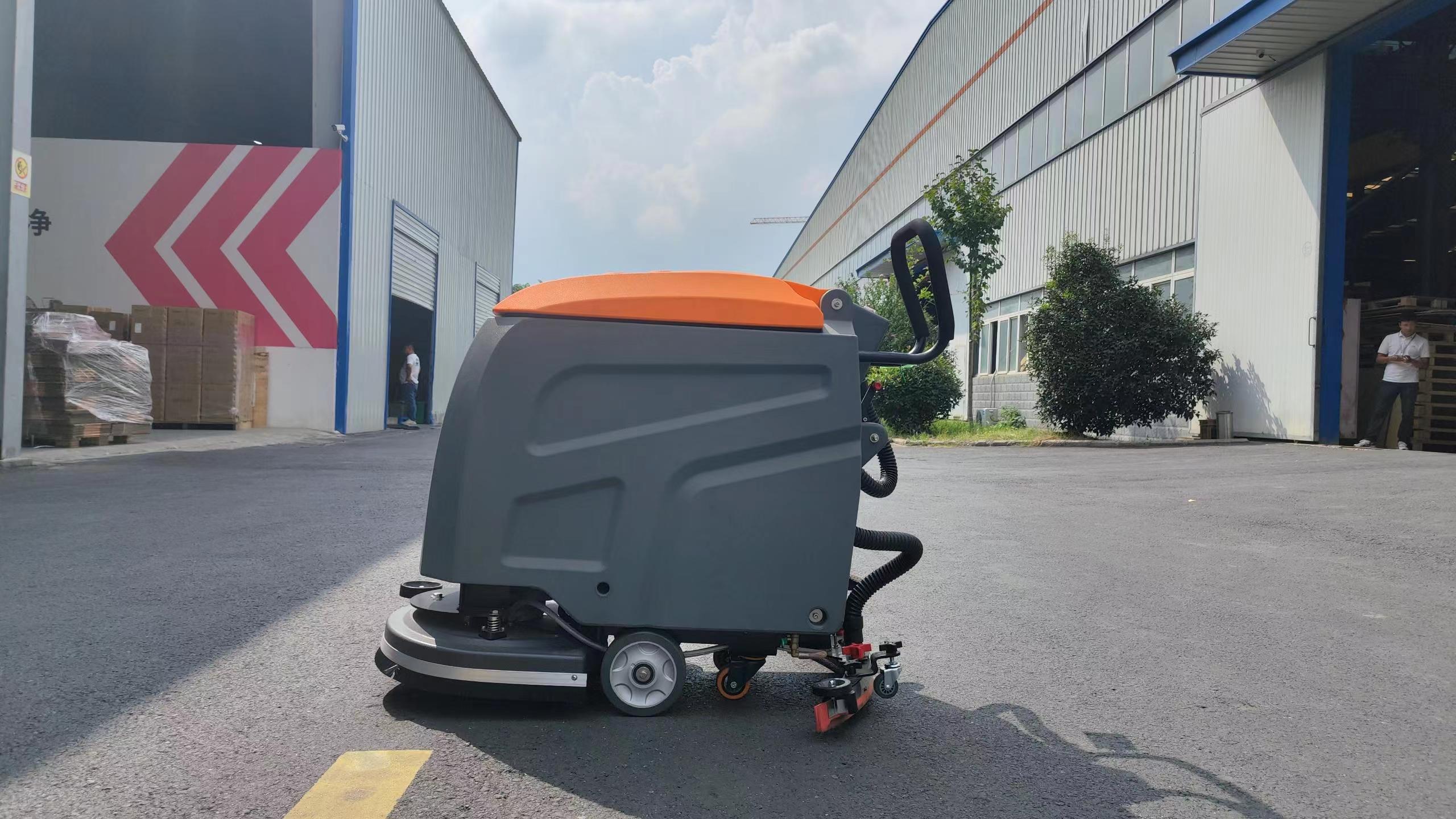 全自動工業洗地機的使用方法